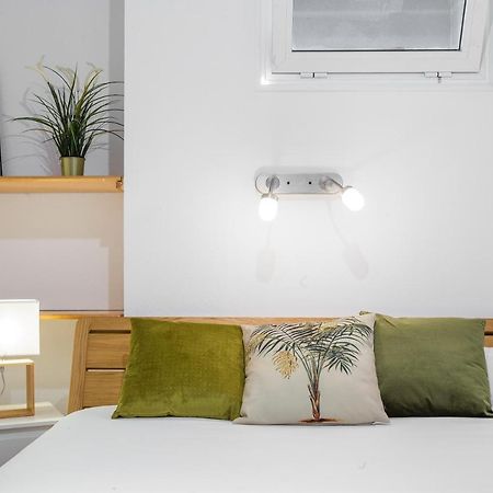 Lodging Apartments Illa Diagonal Barcellona Esterno foto
