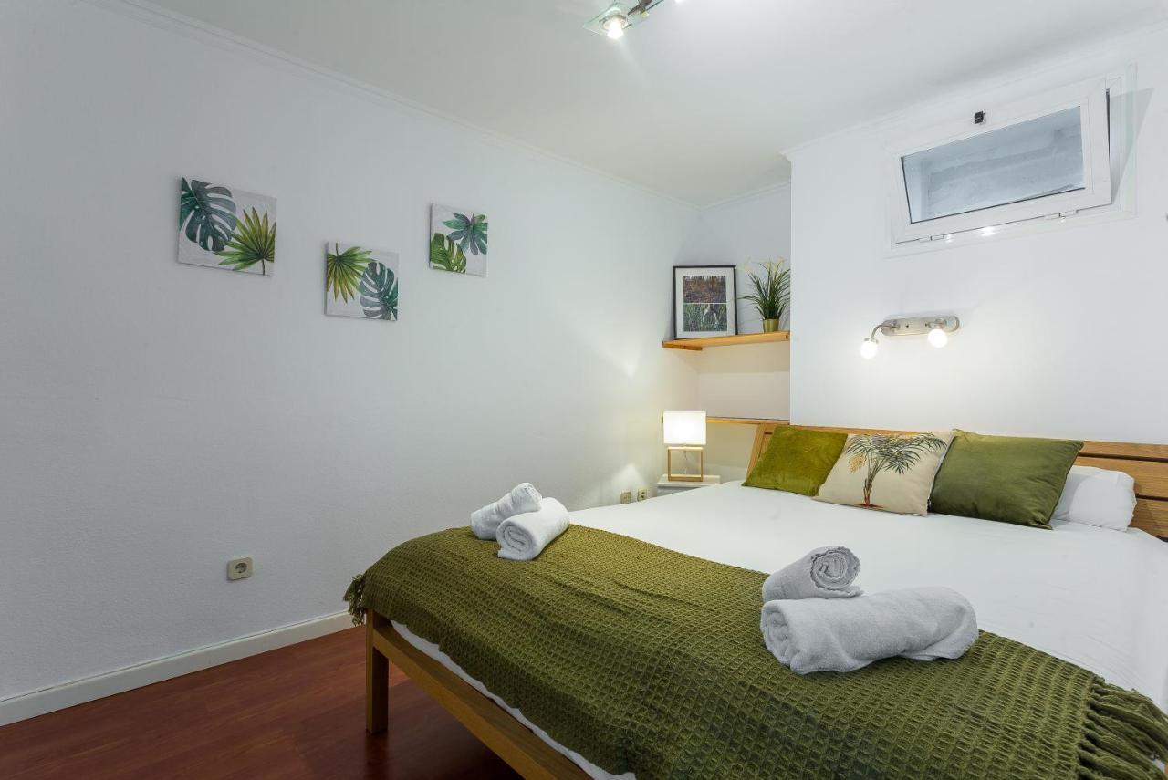 Lodging Apartments Illa Diagonal Barcellona Esterno foto