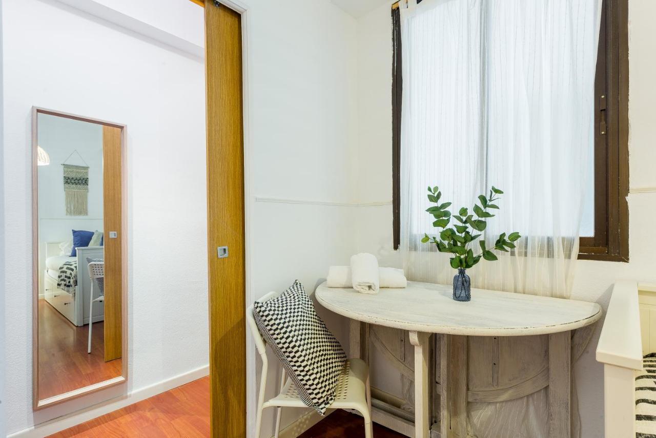 Lodging Apartments Illa Diagonal Barcellona Esterno foto